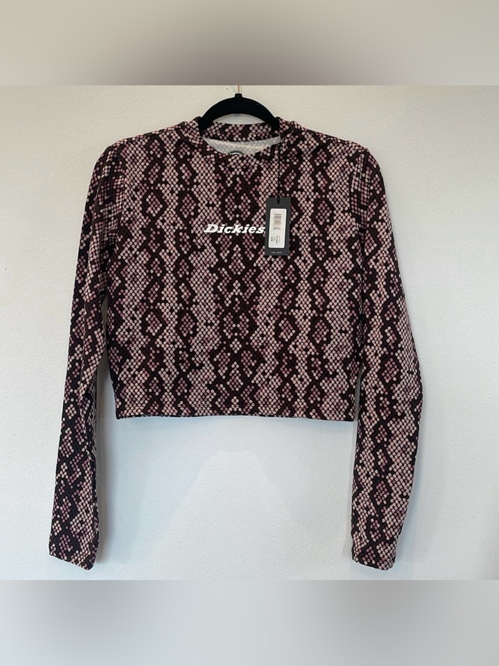 NWT Dickies Women's Long Sleeve Cropped Tee - Size L -